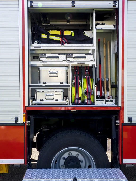 043.jpg